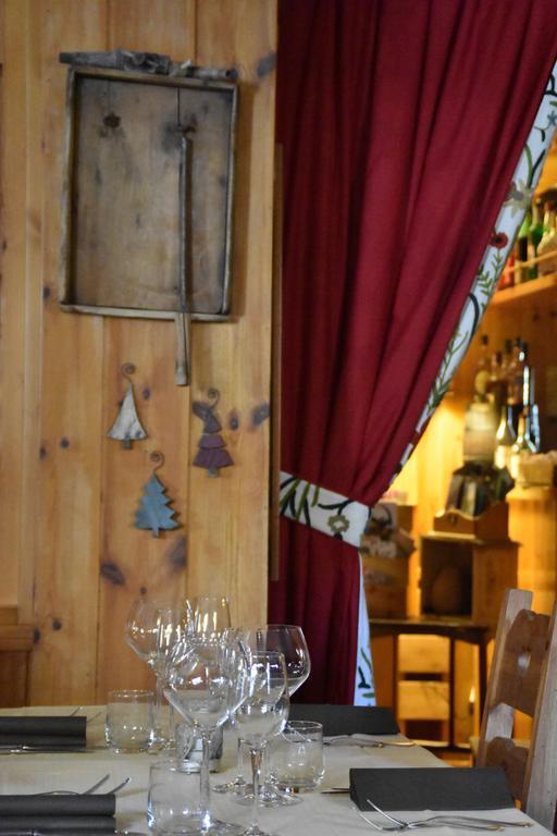 Hotel Petit Dahu - Chambres Et Restaurant Cogne Εξωτερικό φωτογραφία
