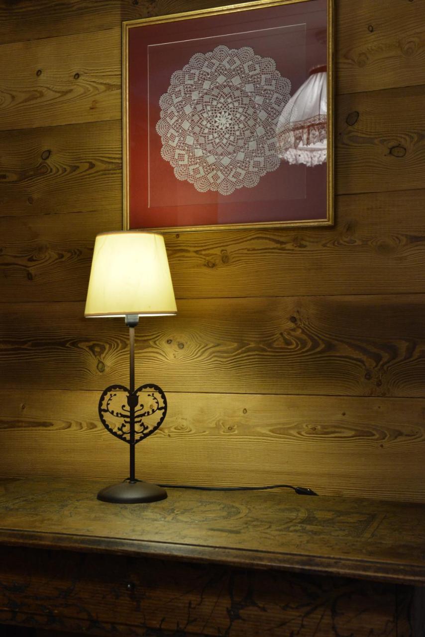 Hotel Petit Dahu - Chambres Et Restaurant Cogne Εξωτερικό φωτογραφία
