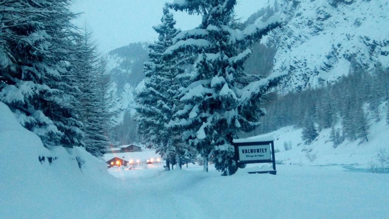 Hotel Petit Dahu - Chambres Et Restaurant Cogne Εξωτερικό φωτογραφία