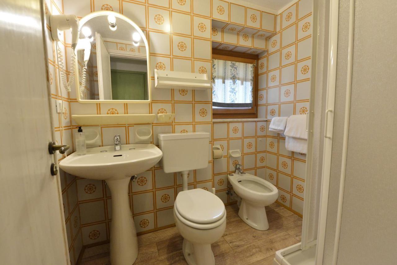 Hotel Petit Dahu - Chambres Et Restaurant Cogne Εξωτερικό φωτογραφία
